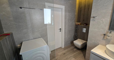 Luxury Renovated Penthouse with Private Rooftop for Rent in Germasogeia: Walk to Beach, Next to Green Area