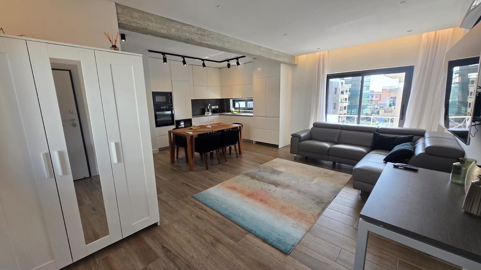 Mieszkanie 2 pokoi 82 m² w Jermasoja, Cypr