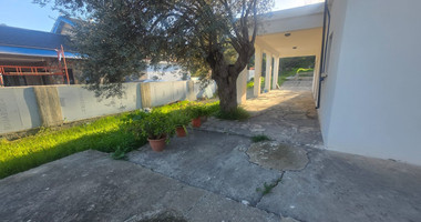 Two bedroom ground floor house for rent in Souni, with garden