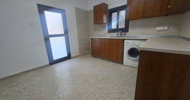 Two bedroom ground floor house for rent in Souni, with garden