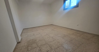 Two bedroom ground floor house for rent in Souni, with garden