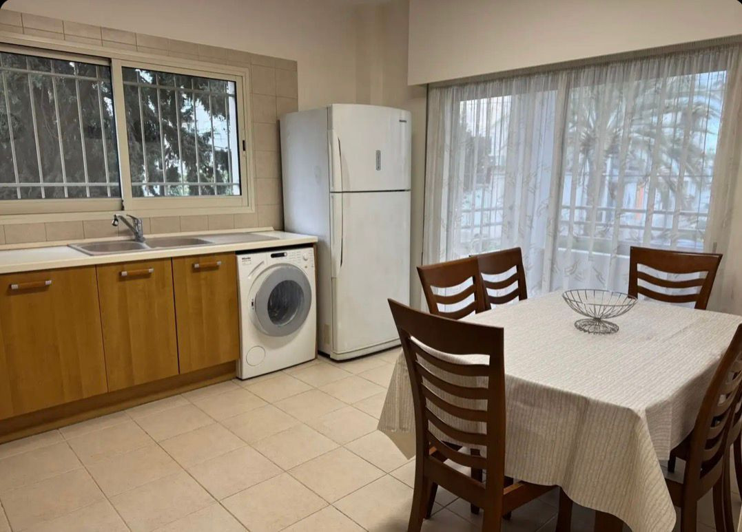 Mieszkanie 3 pokoi 150 m² w Limassol, Cypr