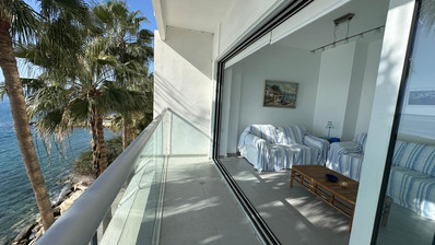 Seafront three -Bedroom Apartment FOR RENT | Germasogeia Tourist Area, Limassol