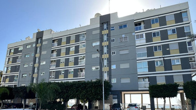 Seafront three -Bedroom Apartment FOR RENT | Germasogeia Tourist Area, Limassol