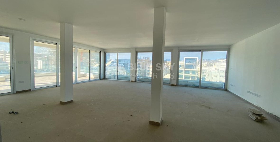 Luxury 6th Floor Penthouse for Sale in Neapolis – 80m from the Sea