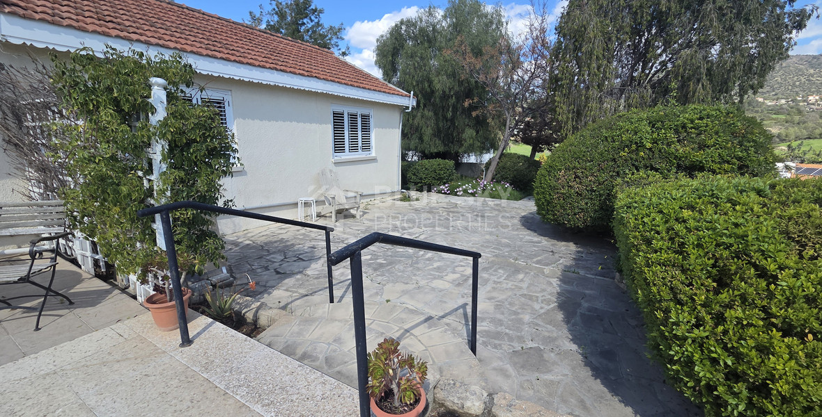 For Rent Detached residence With Big Garden And Panoramic View in Finikaria Limassol