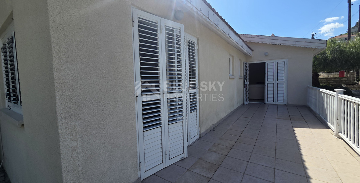 For Rent Detached residence With Big Garden And Panoramic View in Finikaria Limassol