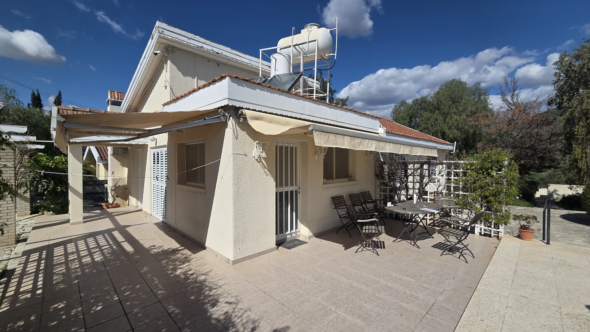 3 bedroom apartment 208 m² in Foinikaria, Cyprus