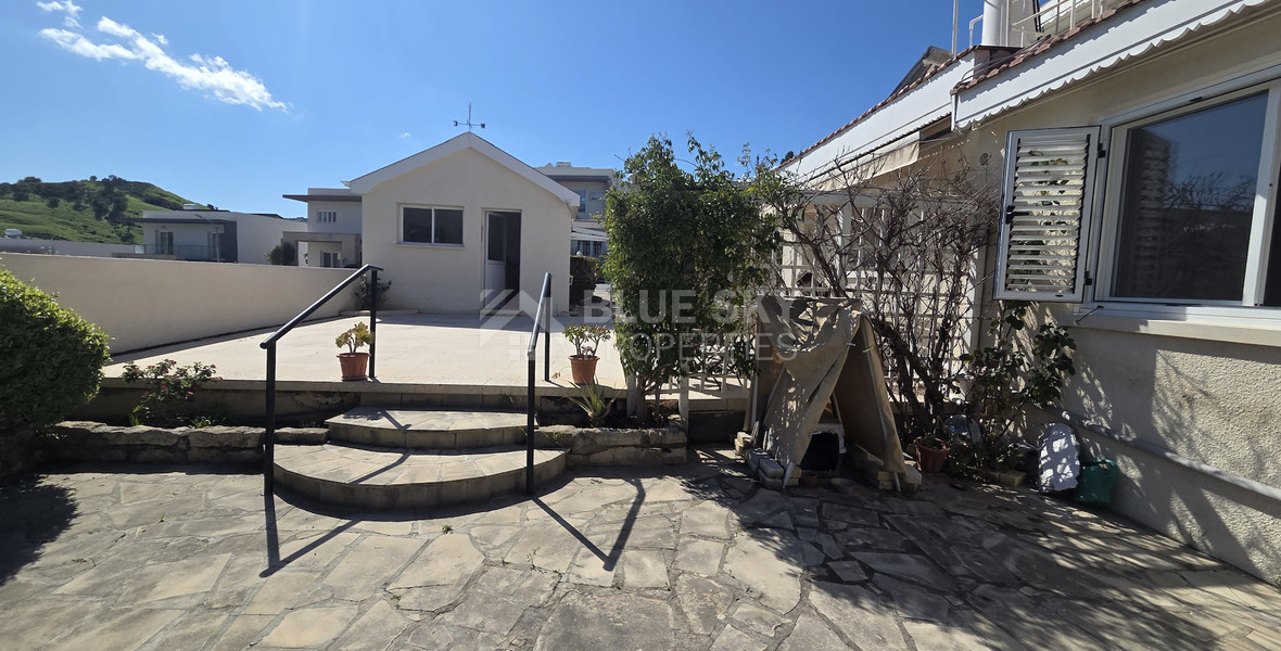 For Rent Detached residence With Big Garden And Panoramic View in Finikaria Limassol