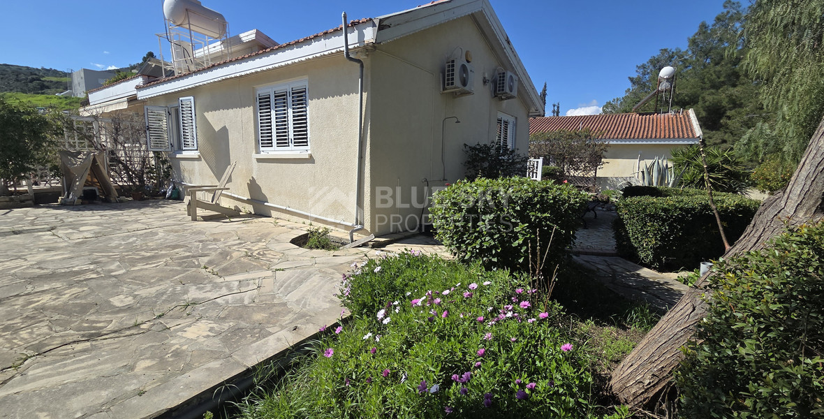 For Rent Detached residence With Big Garden And Panoramic View in Finikaria Limassol