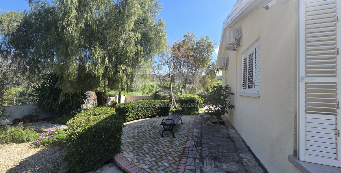 For Rent Detached residence With Big Garden And Panoramic View in Finikaria Limassol