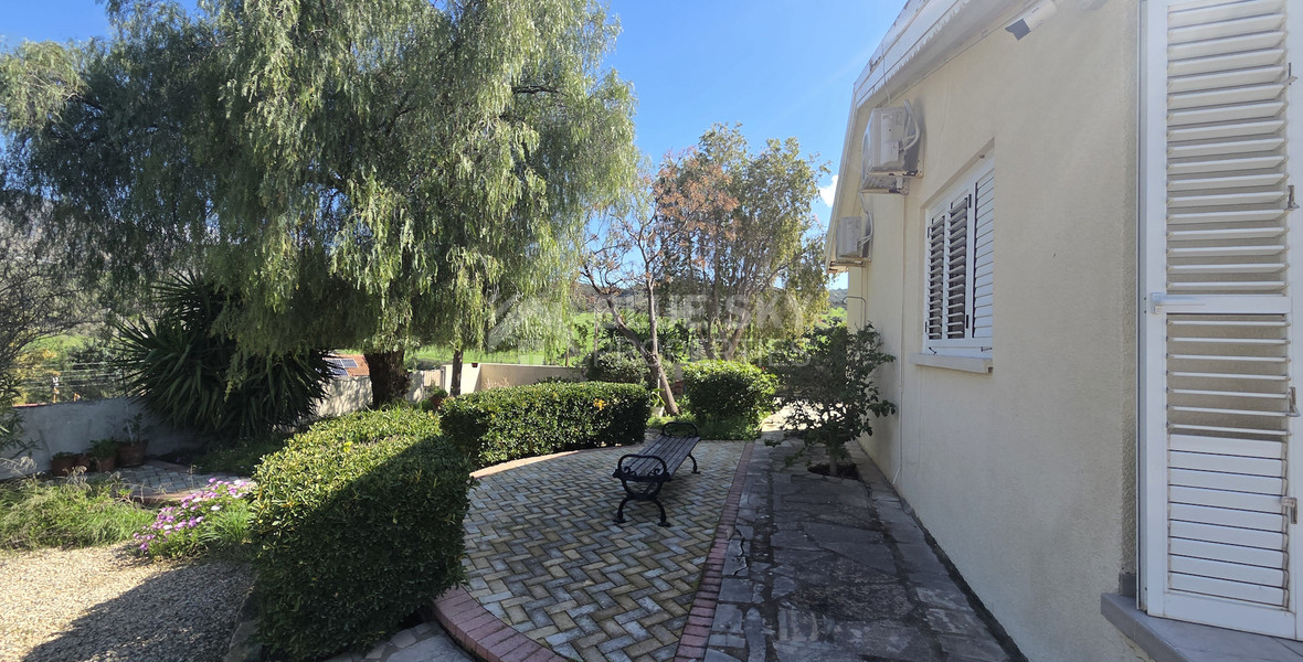 For Rent Detached residence With Big Garden And Panoramic View in Finikaria Limassol