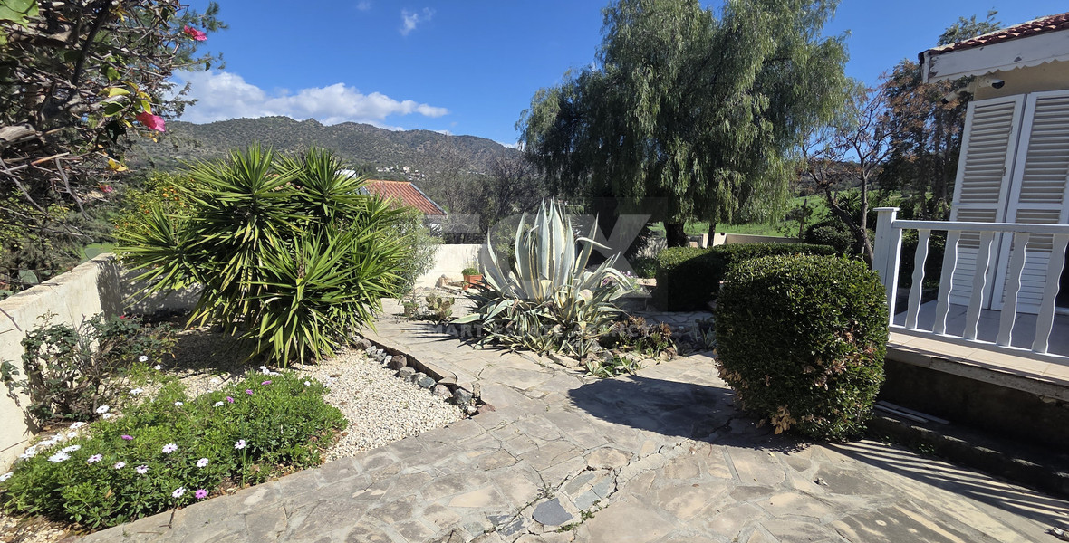 For Rent Detached residence With Big Garden And Panoramic View in Finikaria Limassol