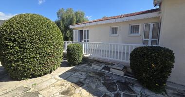 For Rent Detached residence With Big Garden And Panoramic View in Finikaria Limassol