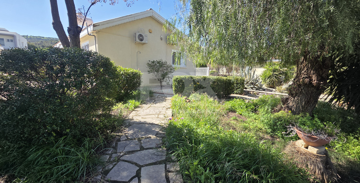 For Rent Detached residence With Big Garden And Panoramic View in Finikaria Limassol