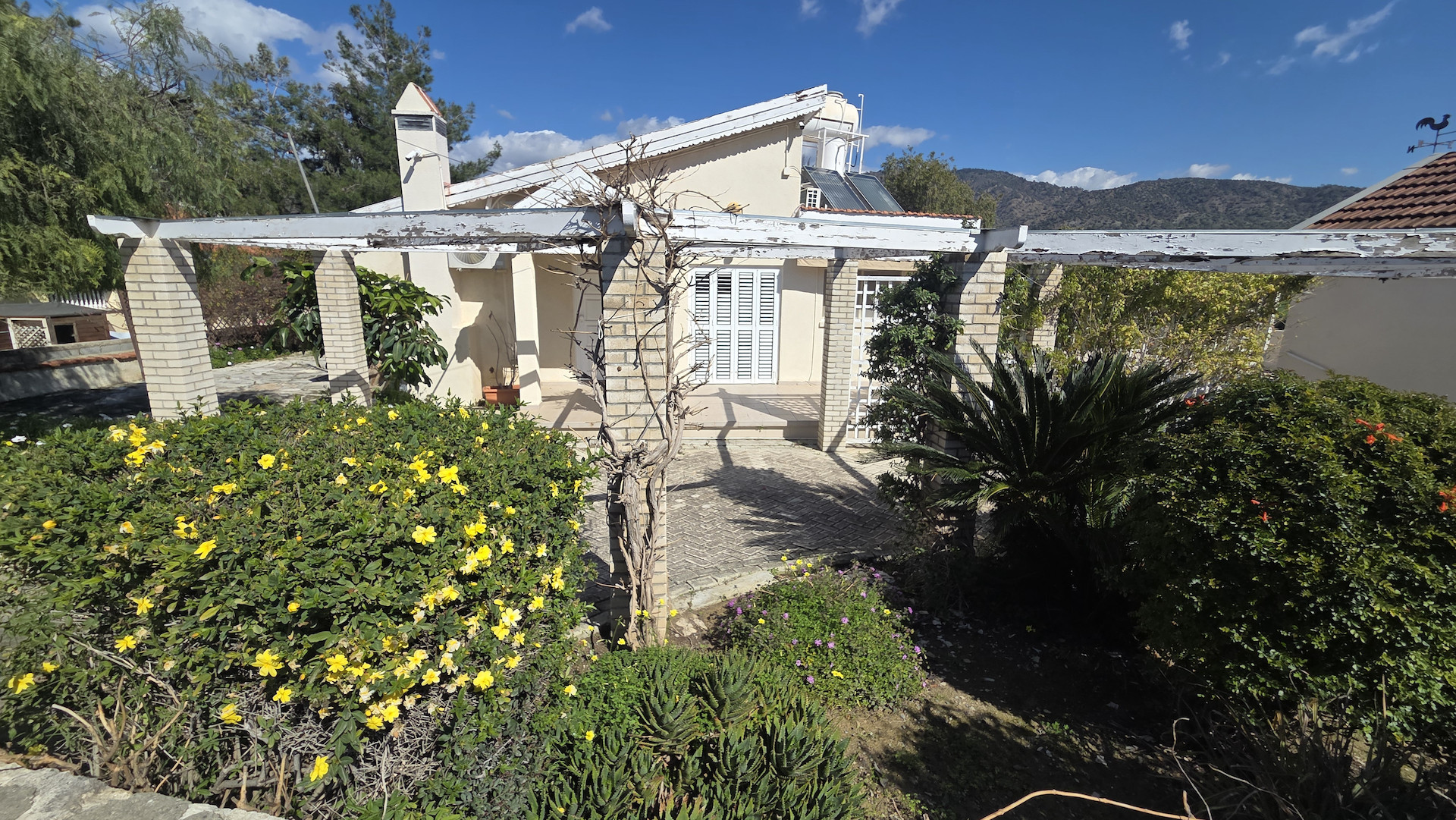 3 bedroom apartment 208 m² in Foinikaria, Cyprus