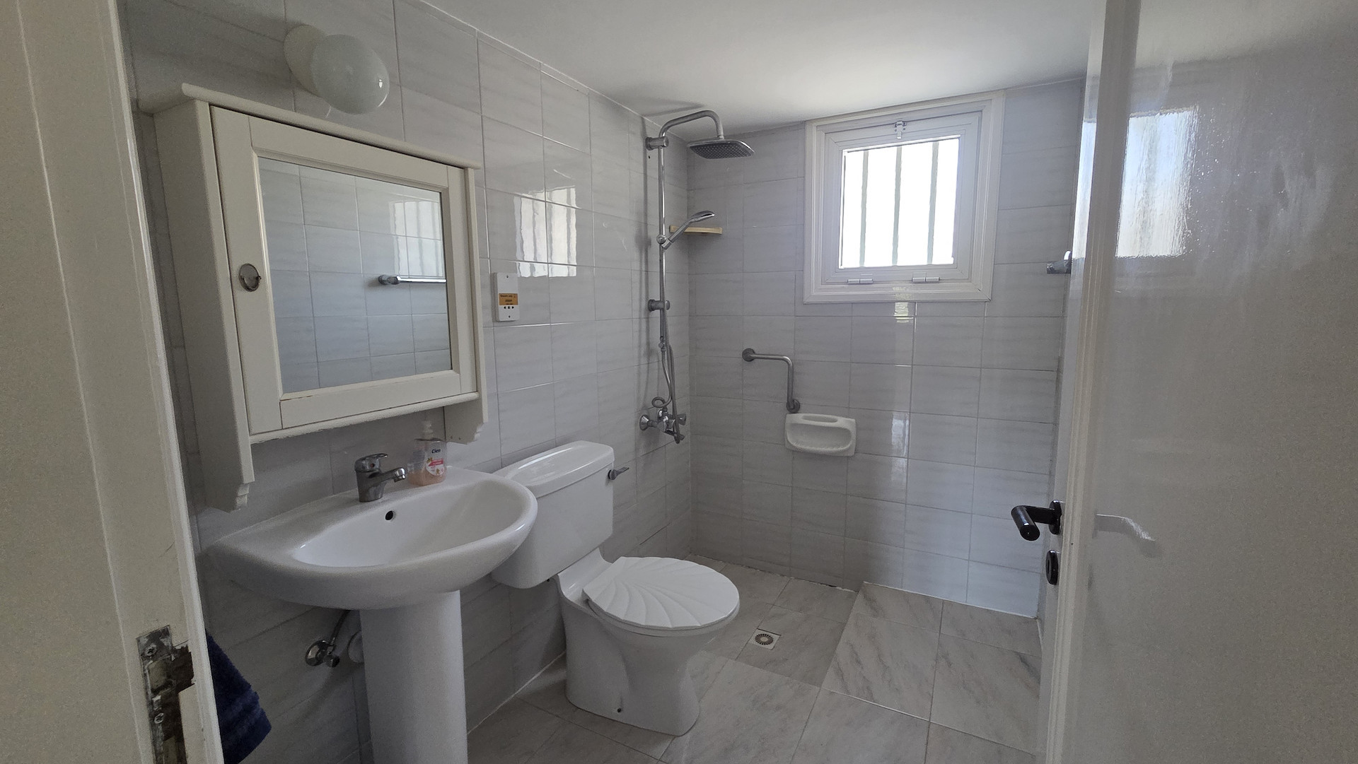 3 bedroom apartment 208 m² in Foinikaria, Cyprus