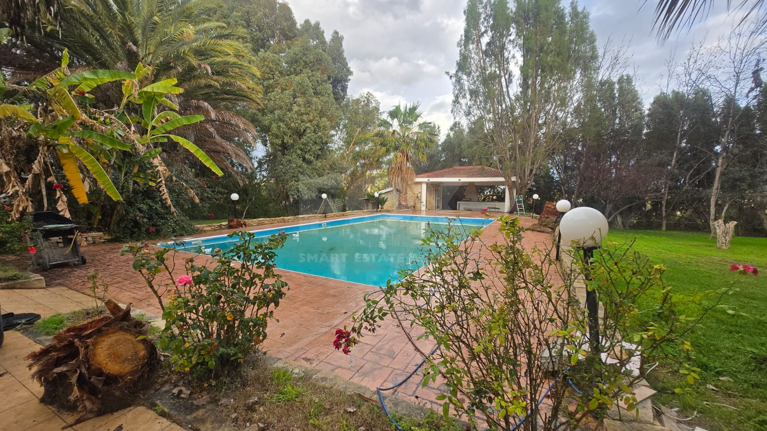 Five Bedroom Unfurnished House for Rent in Pyrgos, Limassol