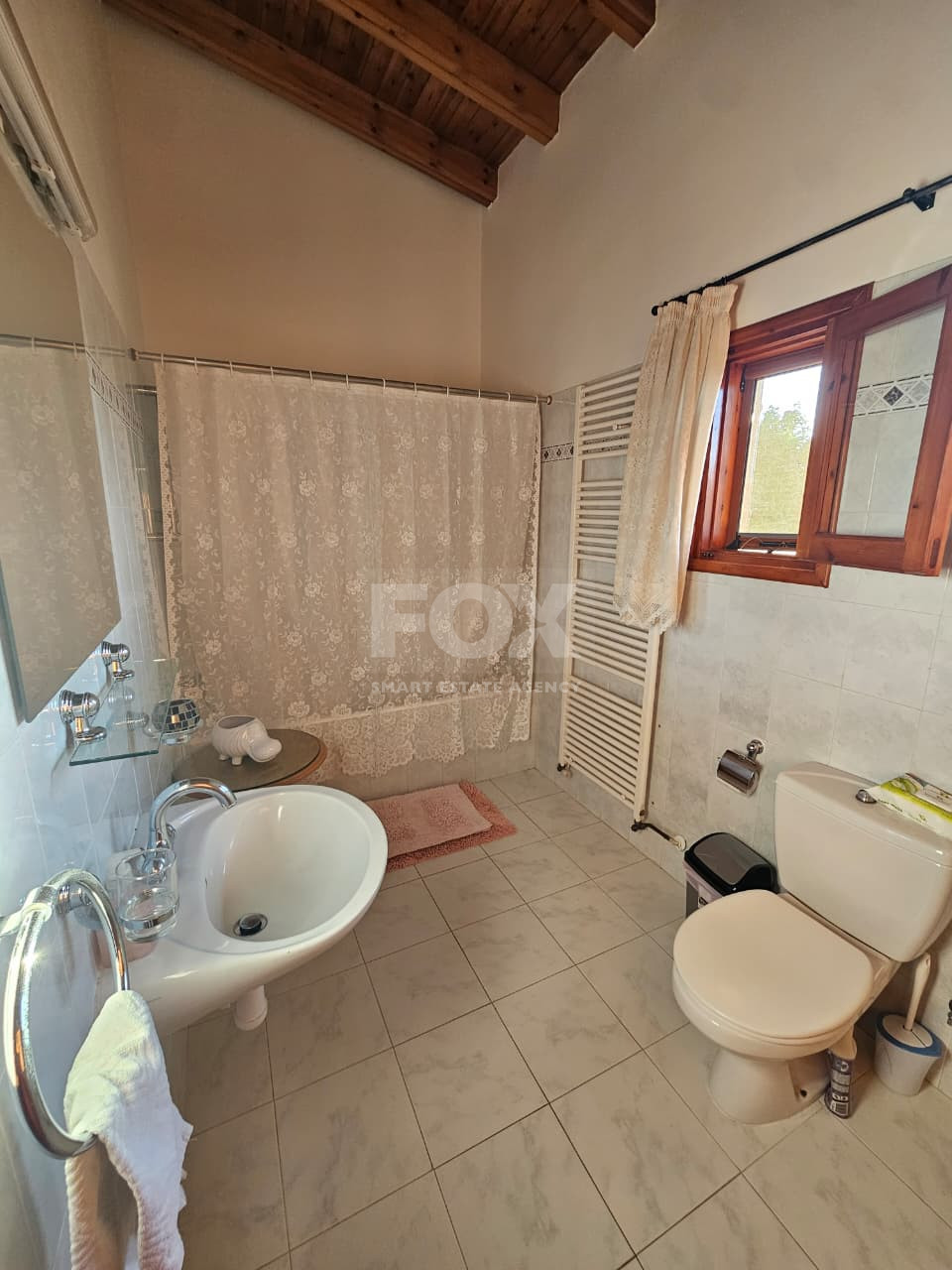 Modern Three Bedroom House in Peaceful Drousia Village for rent