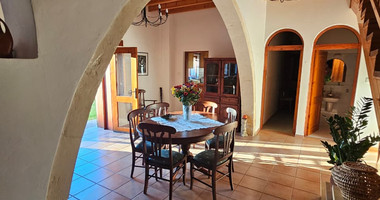 Modern Three Bedroom House in Peaceful Drousia Village for rent