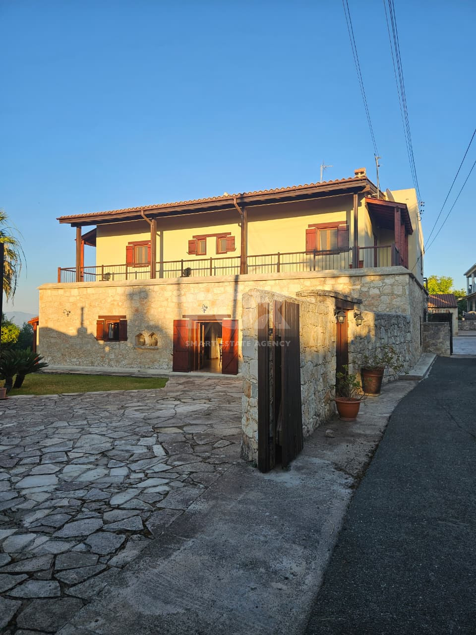 Modern Three Bedroom House in Peaceful Drousia Village for rent