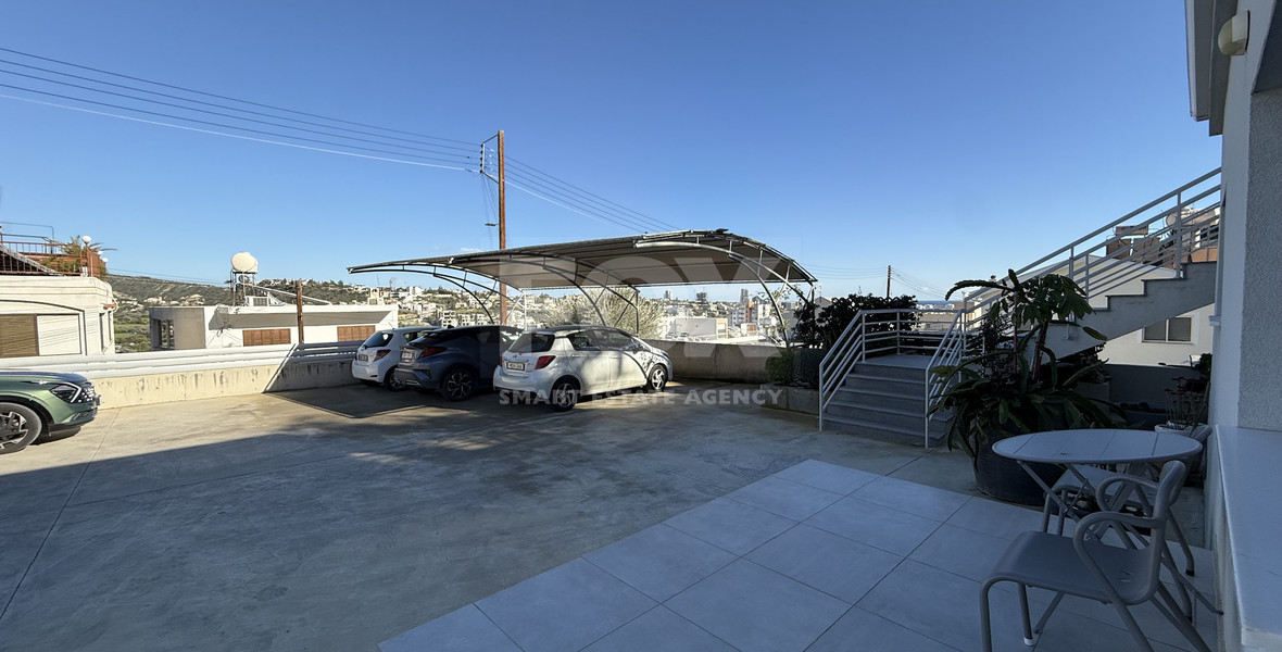 RENT:LARGE BRIGHT ONE BEDROOM GROUND FLOOR APARTMENT IN GERMASOGIA ON ON LARGE PLOT.