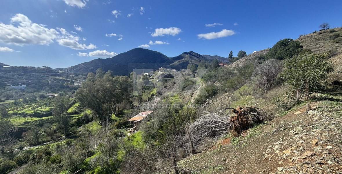 Large Residential Land 6812 m2 for Sale in Arakapas