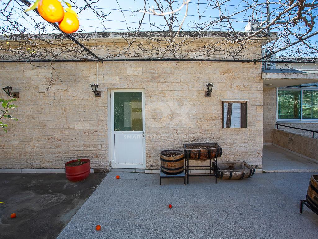 For Sale Three-Storey Mixed-Use Building in Palodia, Limassol District