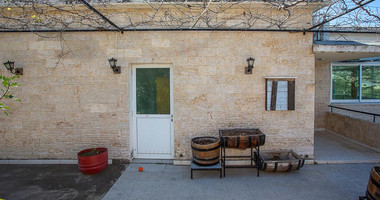 For Sale Three-Storey Mixed-Use Building in Palodia, Limassol District