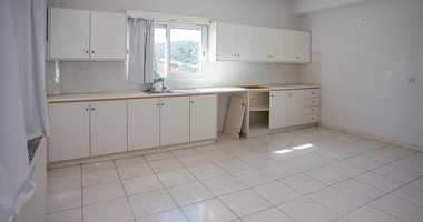 For Sale Three-Storey Mixed-Use Building in Palodia, Limassol District