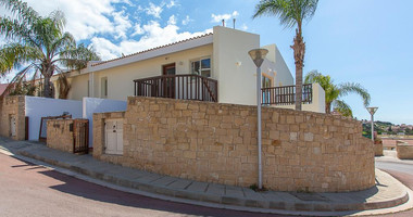 Spacious Two-Bedroom Ground-Floor Apartment for Sale in Chloraka, Paphos- with Title Deeds