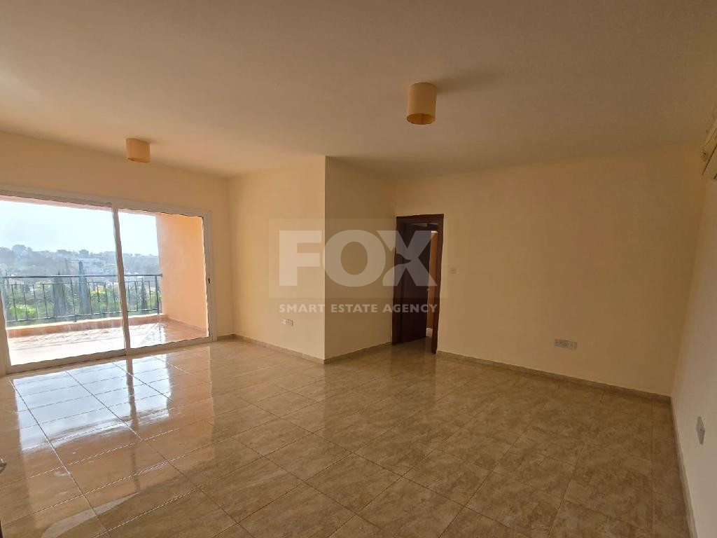 Bright and spacious two-bedroom apartment in a prime Paphos residential and holiday area of Chloraka