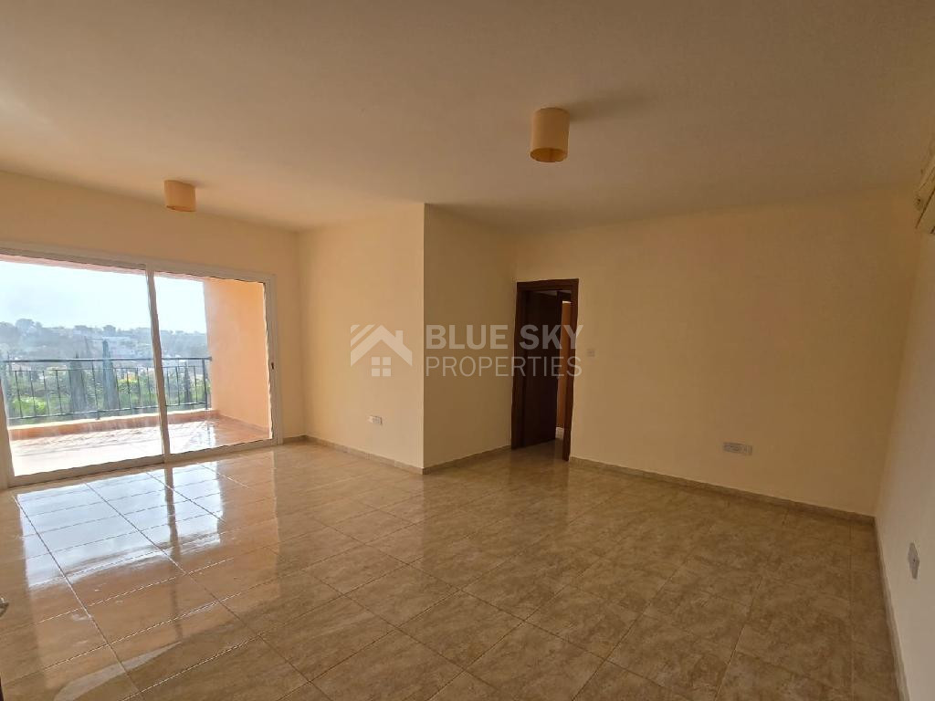 Bright and spacious two-bedroom apartment in a prime Paphos residential and holiday area of Chloraka