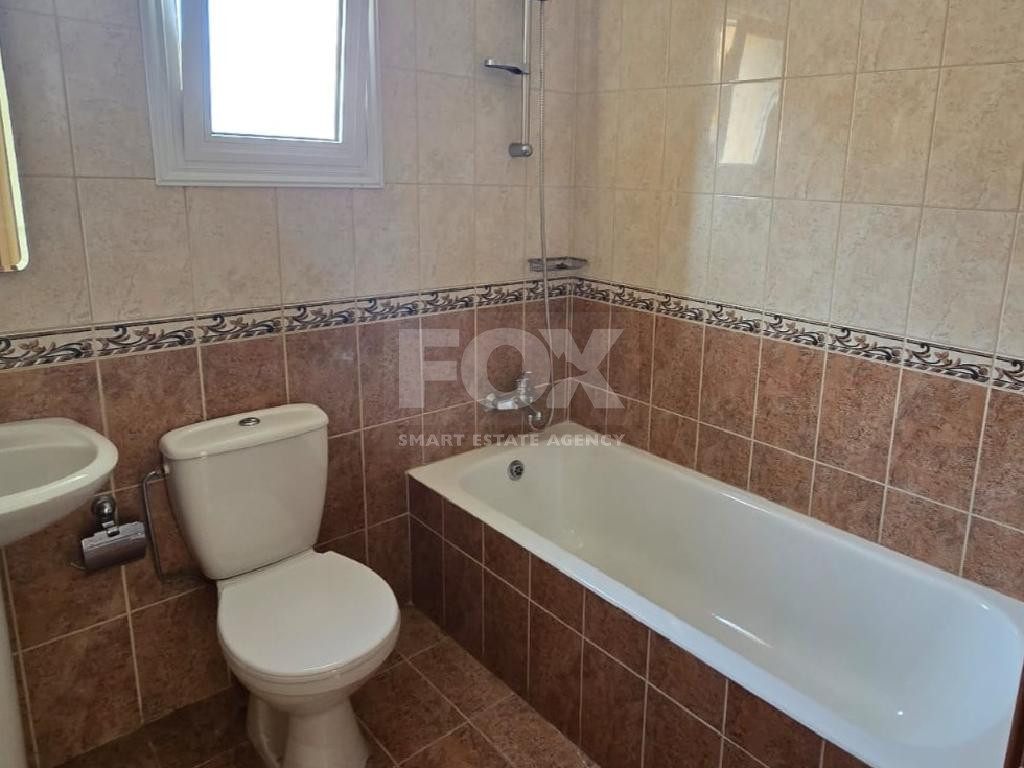 Bright and spacious two-bedroom apartment in a prime Paphos residential and holiday area of Chloraka