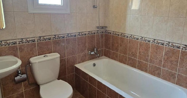 Bright and spacious two-bedroom apartment in a prime Paphos residential and holiday area of Chloraka