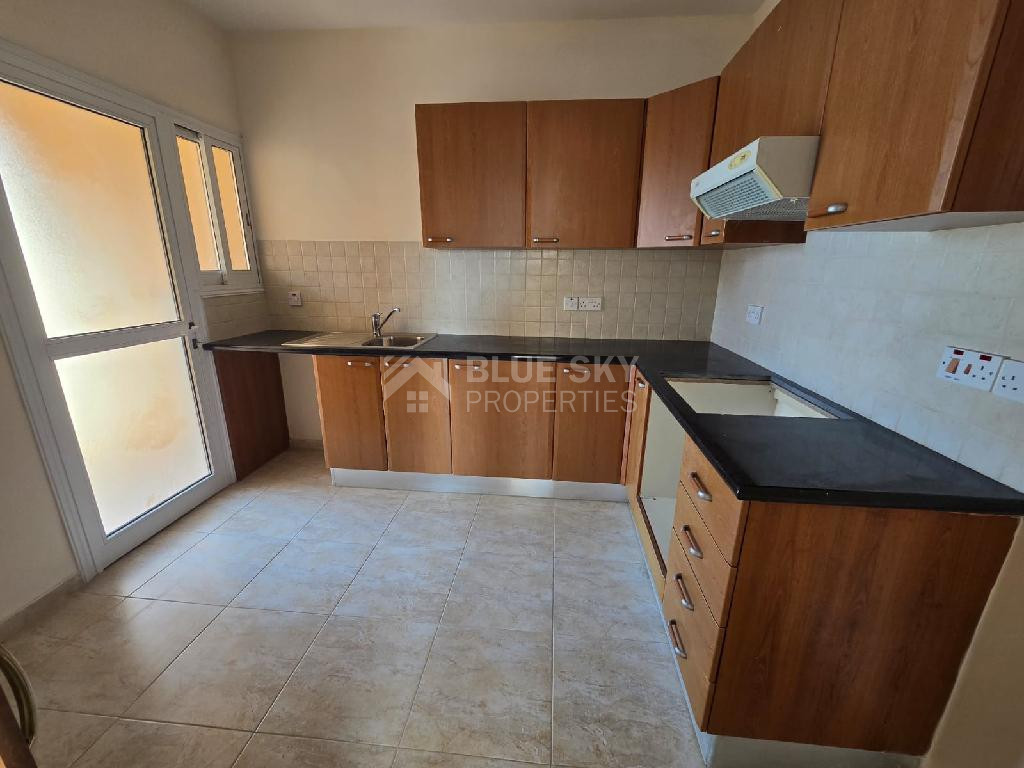 Bright and spacious two-bedroom apartment in a prime Paphos residential and holiday area of Chloraka