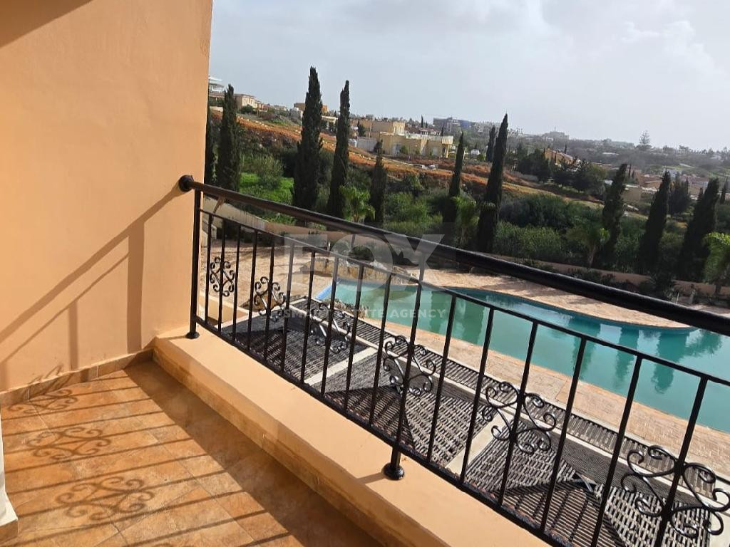 Bright and spacious two-bedroom apartment in a prime Paphos residential and holiday area of Chloraka