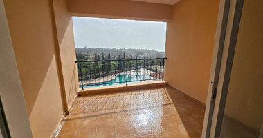Bright and spacious two-bedroom apartment in a prime Paphos residential and holiday area of Chloraka