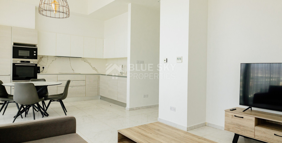 Modern Two-Bedroom Apartment with Communal Pool & Gym in Mesa Geitonia –