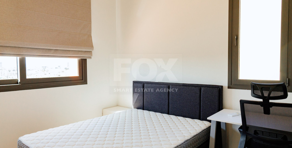 Modern Two-Bedroom Apartment with Communal Pool & Gym in Mesa Geitonia –