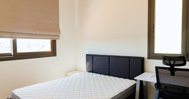 Modern Two-Bedroom Apartment with Communal Pool & Gym in Mesa Geitonia –