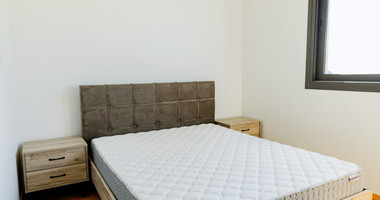 Modern Two-Bedroom Apartment with Communal Pool & Gym in Mesa Geitonia –