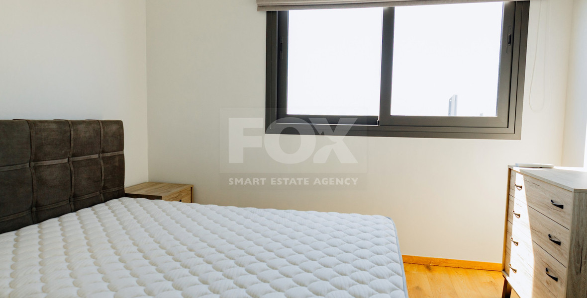 Modern Two-Bedroom Apartment with Communal Pool & Gym in Mesa Geitonia –