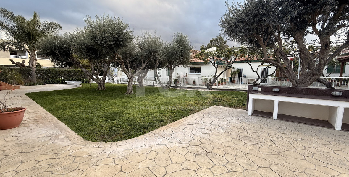 FOR RENT THREE BEDROOM DETACHED HOUSE ON A BIG PLOT IN KAPSALOS