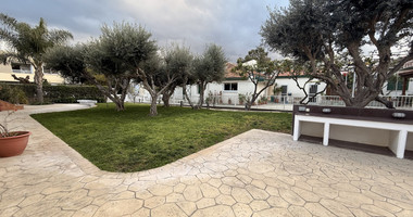 FOR RENT THREE BEDROOM DETACHED HOUSE ON A BIG PLOT IN KAPSALOS
