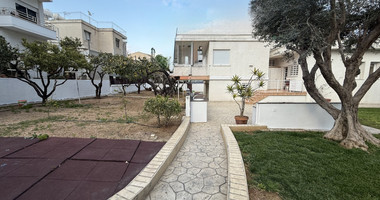 FOR RENT THREE BEDROOM DETACHED HOUSE ON A BIG PLOT IN KAPSALOS