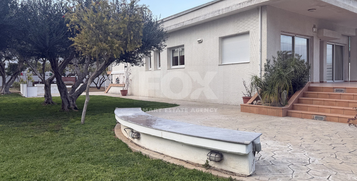 FOR RENT THREE BEDROOM DETACHED HOUSE ON A BIG PLOT IN KAPSALOS