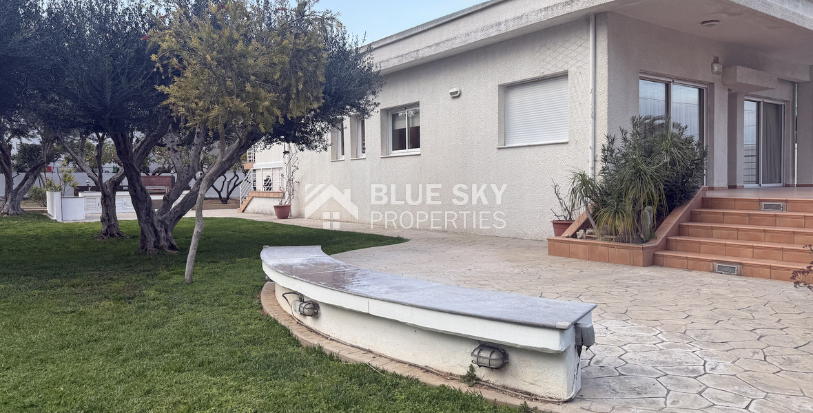FOR RENT THREE BEDROOM DETACHED HOUSE ON A BIG PLOT IN KAPSALOS