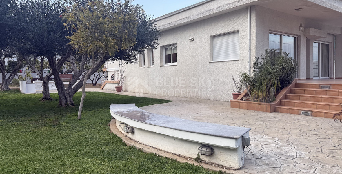FOR RENT THREE BEDROOM DETACHED HOUSE ON A BIG PLOT IN KAPSALOS
