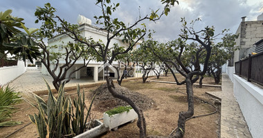 FOR RENT THREE BEDROOM DETACHED HOUSE ON A BIG PLOT IN KAPSALOS